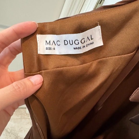 NWT Mac Duggal 11687 Brown Pleated Feather Cap Sleeve Open Back Gown Size 4 - Picture 10 of 12